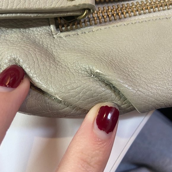 Deena & Ozzy Cream Zippered Crossbody Bag with Removable Chain Strap - Picture 5 of 5